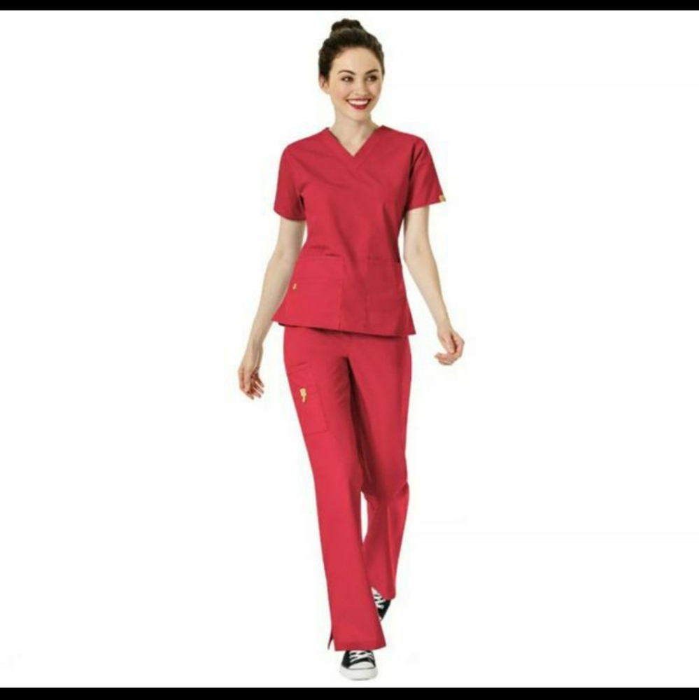WonderWink Red Scrubs Size Medium New With Tags